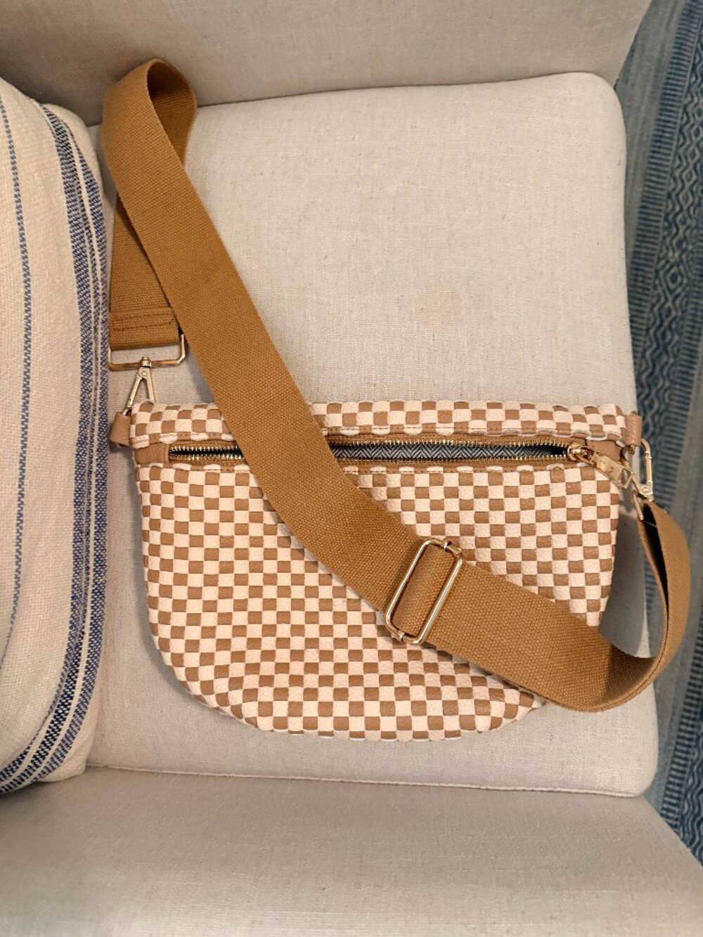 Westlyn Woven Bum Bug Checkered Tan